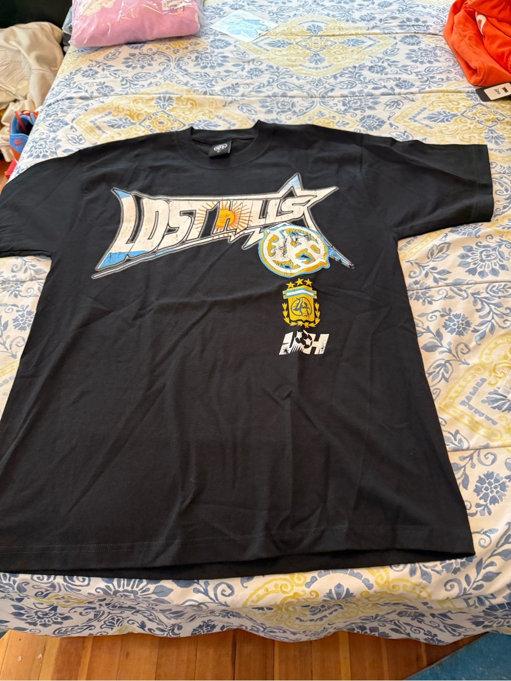 Lost Hills Argentina Men's Black Graphic Crewneck T‑Shirt with Crest Detail
